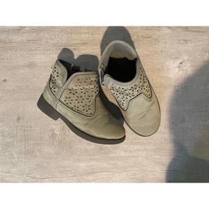 Toddler size 8 Cat & Jack ankle boots